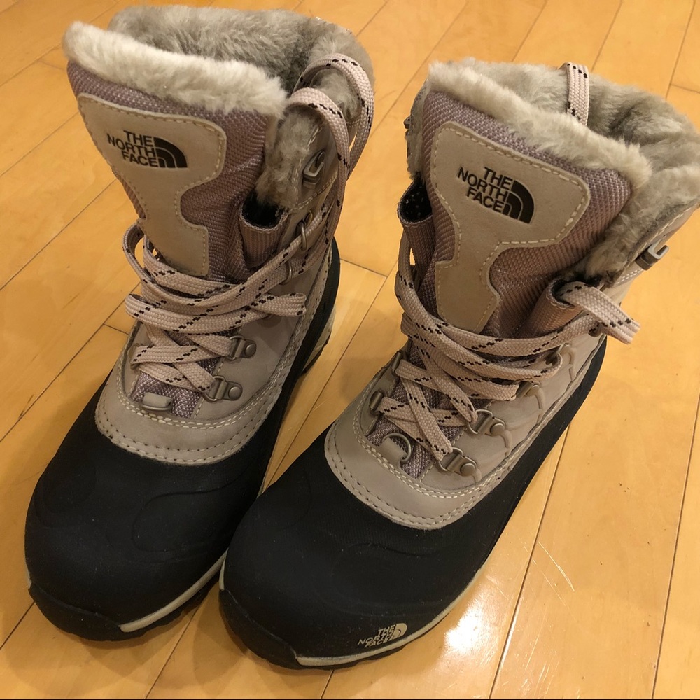North Face Women’s snow boots 7.5